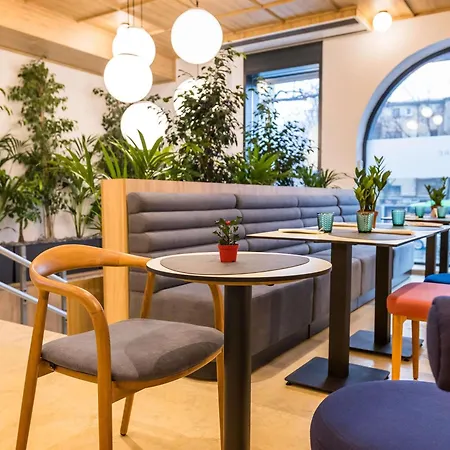 מלון Mercure Cantemir 4*